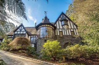 Fernhill Estate “ Gingerbread House” - 9