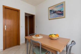 Apartments Paloc - Yellow - Bol - 1