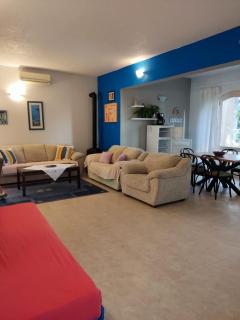 Holiday Home with free parking by the beach - 3
