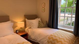 Oulton Park Lodge - 2