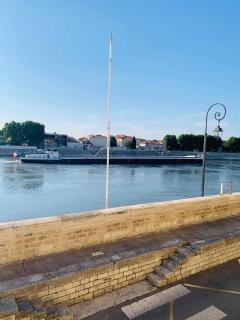 Sur les quais... - Arles - 9