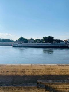 Sur les quais... - Arles - 4