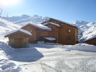 Appartement duplex 8 pers. avec balcon Sud-Ouest, proche pistes et commerces, 4 chambres, 65m² - FR-1-452-94 - Les Menuires - 2