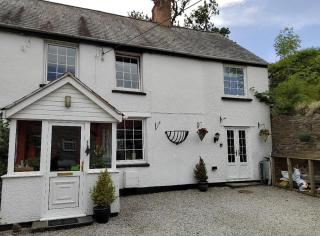 Rooms by the River at Glan Aber - 8