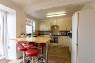 Hullidays East Modern Detached 3 Bed House - 6