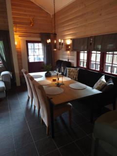 100m lift, 2 min swim - Large family cabin - 8