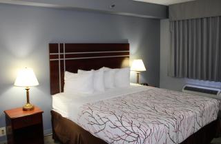 Rancho San Diego Inn & Suites - El Cajon - 6