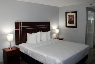 Rancho San Diego Inn & Suites - El Cajon - 9