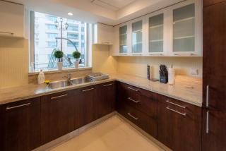 2BR Dubai Burj View Downtown Skyline with Pool, Gym, & Parking - 7
