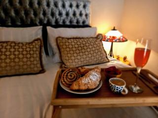 Stunning 5* location front line river with parking - 3
