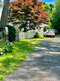 Across The INN Entire Colonial House with lovely porch & extremely fast Wi-Fi - Washington, Virginia - 8