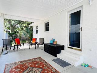 *COMFY N. MYRTLE HOUSE*3 NEW Queens*Steps to the Beach*V384 - Myrtle Beach - 5