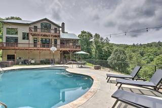 Expansive Home on 16 Acres with Smoky Mountain Views - Murphy - 0