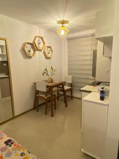 Estudio elegante y cálido - 2