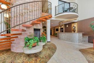Best Western Plus Swiss Chalet Hotel & Suites - Pecos - 9