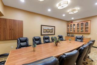 Best Western Plus Swiss Chalet Hotel & Suites - Pecos - 1