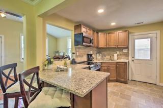 Updated Savannah Hideaway with Luxury Backyard! - Savannah - 2