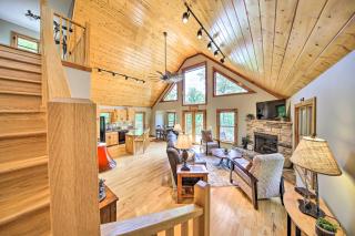 Spacious Murphy Chalet with Hot Tub Mtn Views! - Salem - 4