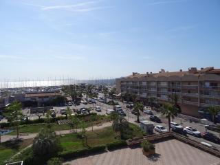 Duplex climatisé avec terrasse à Hyères, mer, parking - FR-1-335-150 - Hyères - 1
