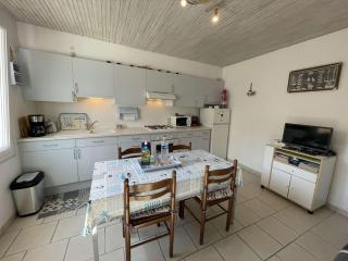 Charmante maison à Saint-Jean-de-Monts, 400m de la plage, terrasse, jardin, parking et ménage inclus - FR-1-224C-198 - 4