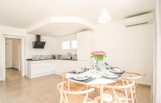 2 Bedroom Awesome Home In Marbella - 6