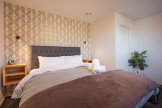 Centrally Located Family House with Amazing Outside Area - Queenstown - 5