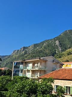 Apartments with sea view in Prcanj - 8