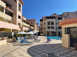 Pool side 2 Bedroom Queens gardens Complex - 8