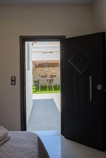 Casa d' Irene near airport, 200 mtrs from the beach, Artemis center - Artemida - 1