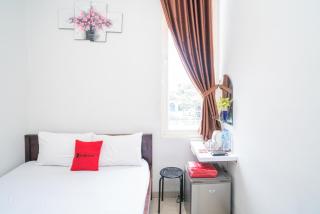 RedDoorz at MERR Rungkut Jl Gunung Anyar - Gununganjar - 8