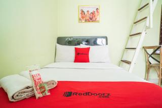 RedDoorz Syariah near Suncity Mall Sidoarjo - Sidoarjo - 9