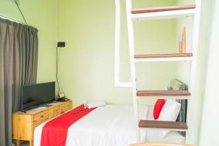RedDoorz Syariah near Suncity Mall Sidoarjo - Sidoarjo - 6