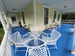 BaseCampWV-Durbin. Spacious 4 bedroom house w/yard - 9