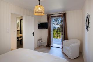 Villa bodri, maison en pierre avec vue mer et piscine chauffée - 3
