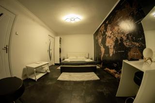 Studio Six Continents - Petroşani - 0