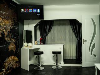 Studio Six Continents - Petroşani - 4