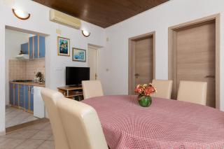 Apartments Paloc - Blue - Bol - 1