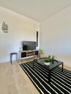 Bright 35 M For 2 With Balcony City Center - Cagnes-sur-Mer - 8