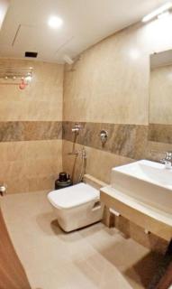 Hotel Emerald Near T2 International Airport Mumbai - 4