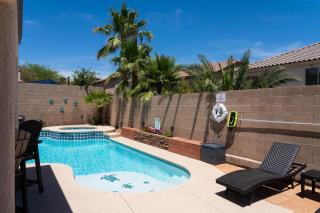 OFF THE STRIP 5Bed 3bath with private salt pool and hot tub and EV station - 8