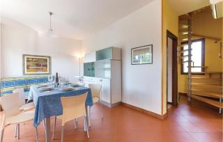3 Bedroom Lovely Home In Albarella Ro - 8