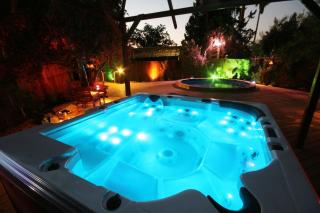 Spa Chalets In Olive Grove - 1