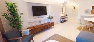 211 Apartamento moderno com vista para a piscina no centro da cidade - 9