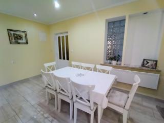 Apartments Lalić - A spacious three bedroom apartment with a sea view - 4