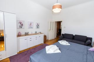 Wonderful apartment close to City Centre With Porch - 3