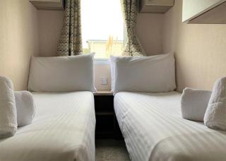 Praa Sands Holiday Park - 2