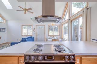 Puffin Hollow - Meredith Lodging - Pacific City - 1