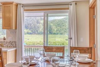 Riverfront Gem - Meredith Lodging - Cloverdale - 4