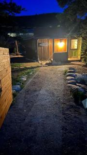 Thorpe On The Water. Creekside Nederland Cabin. - 4