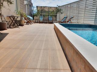 Sun and Sea Apartments - Budva - 1